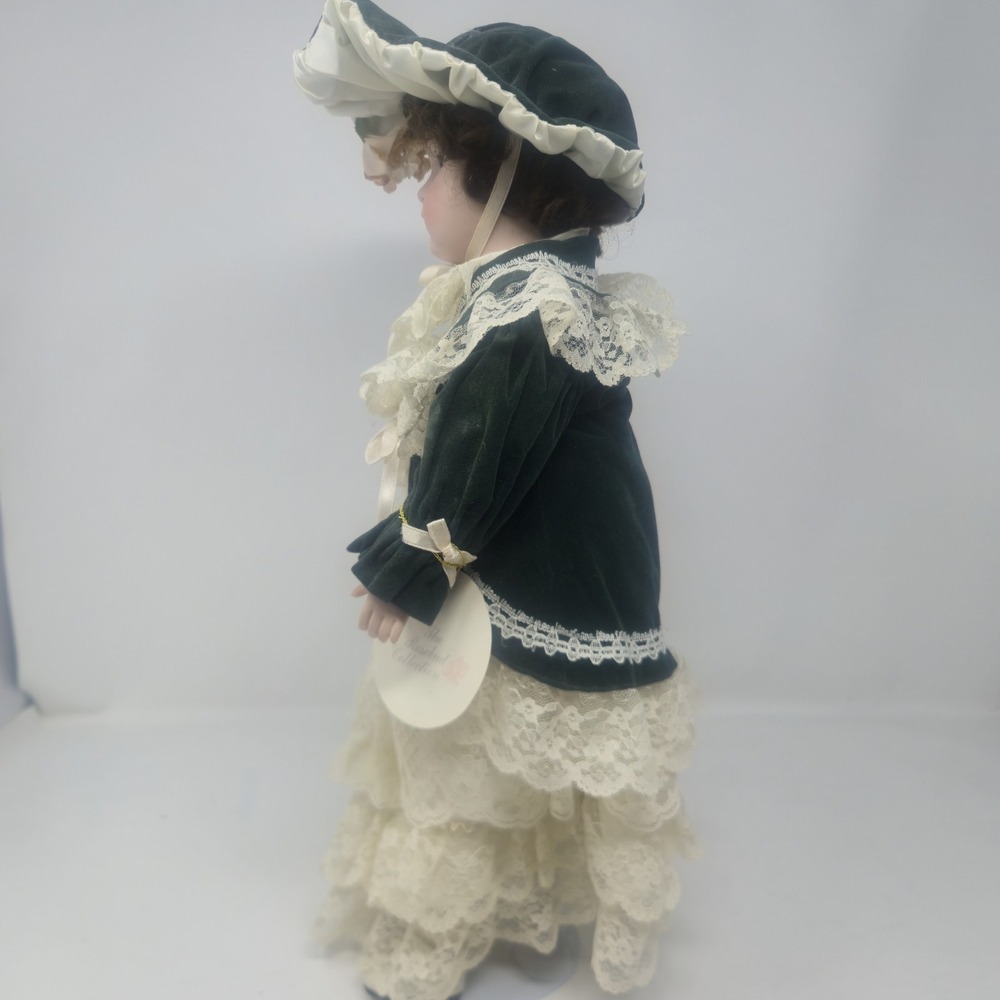 Vintage 1990 The Rosebud Collection Jillian Porcelain Doll 16" - Picture 9 of 16
